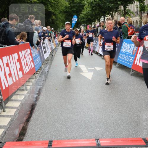 14.06.2026 - REWE Women's Run Strokosch-Dieckow http://msf.ph/oto/9775747 14.06.2026 10:00:40 Ziel 10229, 10300, 10466, 10677, 10911, 11066, 11101, 11255, 11434, 11463, 11518 meine-sportfotos.de