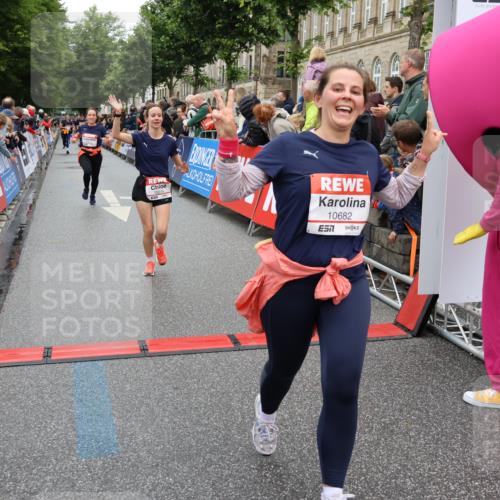 14.06.2026 - REWE Women's Run Strokosch-Dieckow http://msf.ph/oto/9775759 14.06.2026 09:56:38 Ziel 10018, 10098, 10112, 10234, 10265, 10304, 10682, 10736, 10845, 10969, 11399, 11428, 11515 meine-sportfotos.de