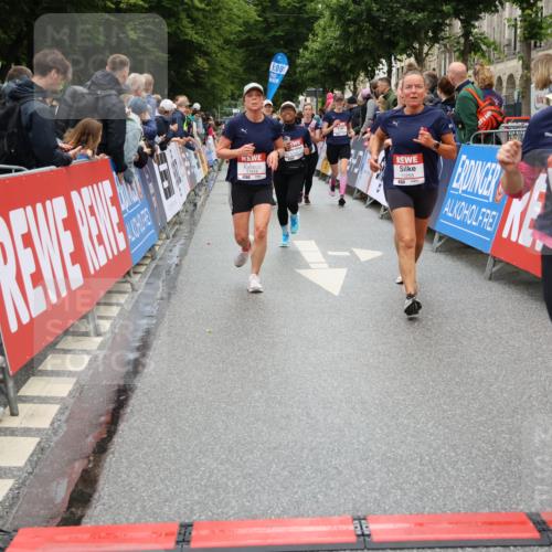 14.06.2026 - REWE Women's Run Strokosch-Dieckow http://msf.ph/oto/9775760 14.06.2026 10:00:40 Ziel 10229, 10300, 10466, 10677, 10911, 11066, 11101, 11255, 11434, 11463, 11518 meine-sportfotos.de