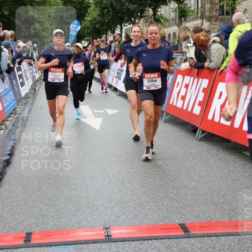 14.06.2026 - REWE Women's Run Strokosch-Dieckow http://msf.ph/oto/9775774 14.06.2026 10:00:40 Ziel 10229, 10300, 10466, 10677, 10911, 11066, 11101, 11255, 11434, 11463, 11518 meine-sportfotos.de