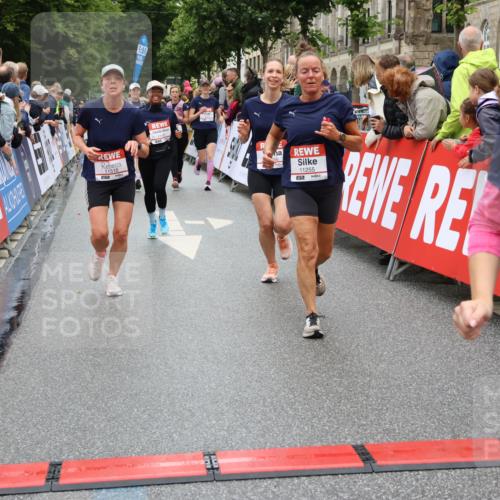 14.06.2026 - REWE Women's Run Strokosch-Dieckow http://msf.ph/oto/9775798 14.06.2026 10:00:41 Ziel 10210, 10229, 10300, 10433, 10466, 10677, 10709, 10911, 11066, 11101, 11255, 11463, 11518 meine-sportfotos.de