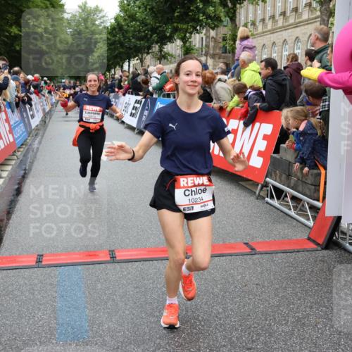 14.06.2026 - REWE Women's Run Strokosch-Dieckow http://msf.ph/oto/9775814 14.06.2026 09:56:39 Ziel 10018, 10098, 10112, 10234, 10265, 10304, 10682, 10736, 10845, 11399, 11428, 11515 meine-sportfotos.de