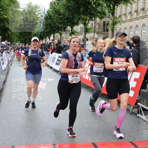 14.06.2026 - REWE Women's Run Strokosch-Dieckow http://msf.ph/oto/9775844 14.06.2026 10:00:45 Ziel 10030, 10210, 10300, 10433, 10466, 10677, 10709, 11101, 11255, 11518 meine-sportfotos.de
