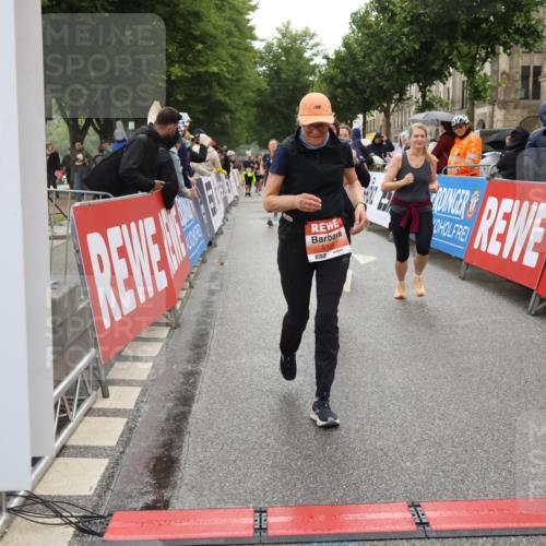 14.06.2026 - REWE Women's Run Strokosch-Dieckow http://msf.ph/oto/9775862 14.06.2026 11:06:53 Ziel 5288, 5347, 5395, 5436, 5535, 5542, 5627, 5723, 5816, 5856, 5956, 5958 meine-sportfotos.de