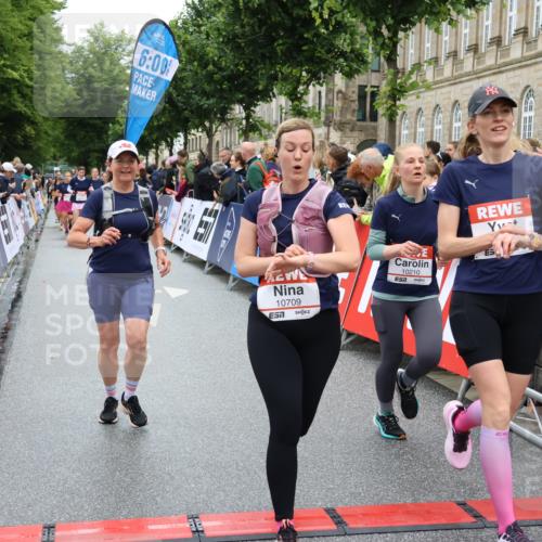 14.06.2026 - REWE Women's Run Strokosch-Dieckow http://msf.ph/oto/9775909 14.06.2026 10:00:45 Ziel 10030, 10210, 10300, 10433, 10466, 10677, 10709, 11101, 11255, 11518 meine-sportfotos.de