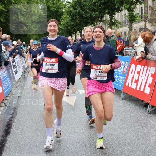 14.06.2026 - REWE Women's Run Strokosch-Dieckow http://msf.ph/oto/9775938 14.06.2026 10:00:50 Ziel 10030, 10042, 10043, 10101, 10198, 10210, 10433, 10466, 10709, 10905, 11101, 11205, 11229, 11278, 11324, 11422, 11493, 11518 meine-sportfotos.de