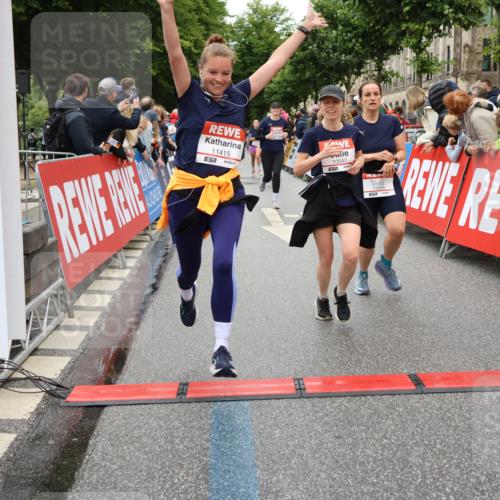 14.06.2026 - REWE Women's Run Strokosch-Dieckow http://msf.ph/oto/9775947 14.06.2026 09:56:44 Ziel 10018, 10156, 10234, 10399, 10465, 10547, 10682, 11007, 11415, 11516 meine-sportfotos.de