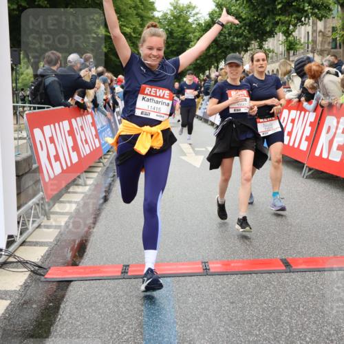 14.06.2026 - REWE Women's Run Strokosch-Dieckow http://msf.ph/oto/9775959 14.06.2026 09:56:44 Ziel 10018, 10156, 10234, 10399, 10465, 10547, 10682, 11007, 11415, 11516 meine-sportfotos.de