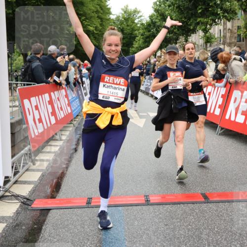 14.06.2026 - REWE Women's Run Strokosch-Dieckow http://msf.ph/oto/9775971 14.06.2026 09:56:44 Ziel 10018, 10156, 10234, 10399, 10465, 10547, 10682, 11007, 11415, 11516 meine-sportfotos.de