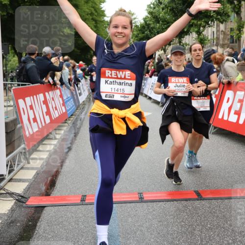 14.06.2026 - REWE Women's Run Strokosch-Dieckow http://msf.ph/oto/9776005 14.06.2026 09:56:44 Ziel 10018, 10156, 10234, 10399, 10465, 10547, 10682, 11007, 11415, 11516 meine-sportfotos.de