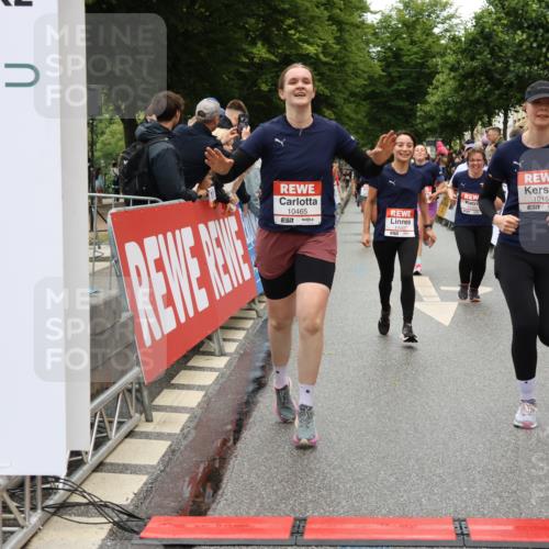 14.06.2026 - REWE Women's Run Strokosch-Dieckow http://msf.ph/oto/9776015 14.06.2026 09:56:46 Ziel 10018, 10156, 10234, 10399, 10465, 10547, 10781, 10782, 11007, 11415, 11516 meine-sportfotos.de