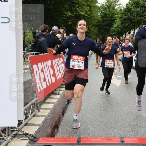 14.06.2026 - REWE Women's Run Strokosch-Dieckow http://msf.ph/oto/9776049 14.06.2026 09:56:47 Ziel 10018, 10156, 10399, 10438, 10465, 10547, 10781, 10782, 11007, 11415, 11516 meine-sportfotos.de