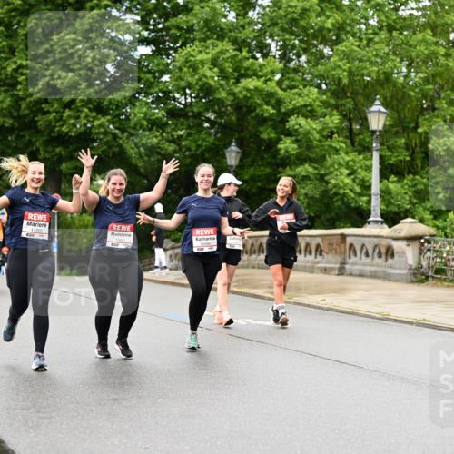 14.06.2026 - REWE Women's Run Dr. Thomas Lammeyer http://msf.ph/oto/9776092 14.06.2026 10:00:50 Laufen 11203, 10681, 10, 06, 2026 meine-sportfotos.de