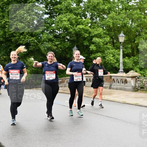 14.06.2026 - REWE Women's Run Dr. Thomas Lammeyer http://msf.ph/oto/9776095 14.06.2026 10:00:51 Laufen 10681, 10560, 10, 06, 2006 meine-sportfotos.de