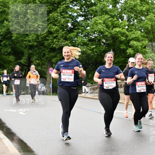 14.06.2026 - REWE Women's Run Dr. Thomas Lammeyer http://msf.ph/oto/9776104 14.06.2026 10:00:51 Laufen 11203, 57, 10681, 57, 10560, 7 meine-sportfotos.de