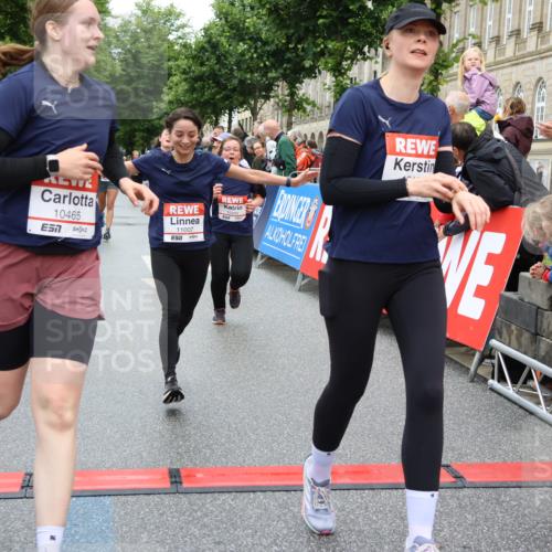 14.06.2026 - REWE Women's Run Strokosch-Dieckow http://msf.ph/oto/9776118 14.06.2026 09:56:47 Ziel 10018, 10156, 10399, 10438, 10465, 10547, 10781, 10782, 11007, 11415, 11516 meine-sportfotos.de