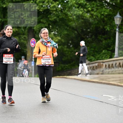 14.06.2026 - REWE Women's Run Dr. Thomas Lammeyer http://msf.ph/oto/9776124 14.06.2026 10:00:54 Laufen 10311, 57, 10759, 7 meine-sportfotos.de