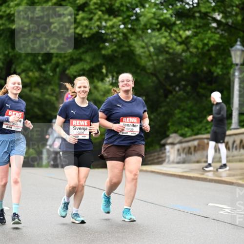 14.06.2026 - REWE Women's Run Dr. Thomas Lammeyer http://msf.ph/oto/9776145 14.06.2026 10:00:59 Laufen 10649, 57, 10239, 10729, 7 meine-sportfotos.de