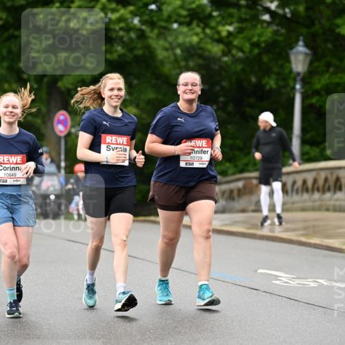 14.06.2026 - REWE Women's Run Dr. Thomas Lammeyer http://msf.ph/oto/9776146 14.06.2026 10:00:59 Laufen 10649, 10729, 7 meine-sportfotos.de