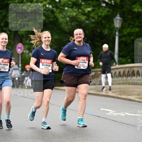 14.06.2026 - REWE Women's Run Dr. Thomas Lammeyer http://msf.ph/oto/9776147 14.06.2026 10:00:59 Laufen 10649, 7, 10239, 10729 meine-sportfotos.de