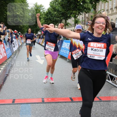 14.06.2026 - REWE Women's Run Strokosch-Dieckow http://msf.ph/oto/9776180 14.06.2026 09:56:49 Ziel 10156, 10399, 10438, 10465, 10547, 10781, 10782, 11007, 11415, 11516 meine-sportfotos.de