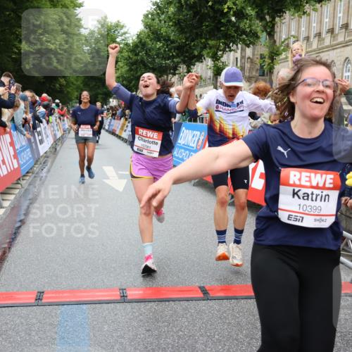 14.06.2026 - REWE Women's Run Strokosch-Dieckow http://msf.ph/oto/9776243 14.06.2026 09:56:49 Ziel 10156, 10399, 10438, 10465, 10547, 10781, 10782, 11007, 11415, 11516 meine-sportfotos.de