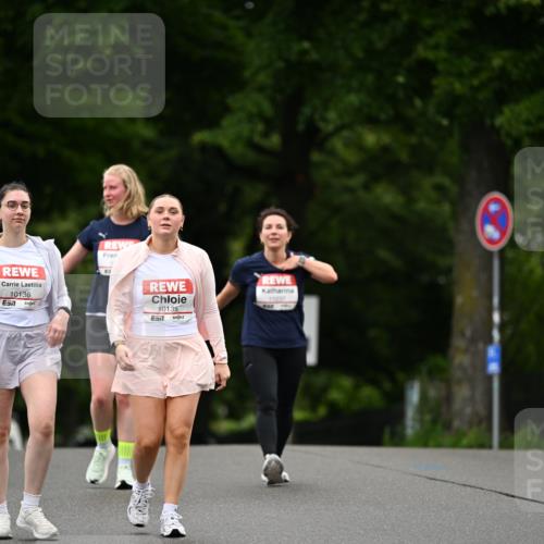14.06.2026 - REWE Women's Run Dr. Thomas Lammeyer http://msf.ph/oto/9776288 14.06.2026 10:01:29 Laufen 10136, 10135, 7, 11237 meine-sportfotos.de