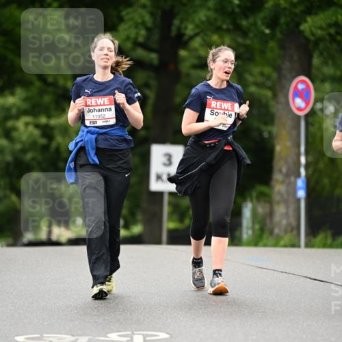 14.06.2026 - REWE Women's Run Dr. Thomas Lammeyer http://msf.ph/oto/9776383 14.06.2026 10:01:48 Laufen 11052, 57, 3, 10457, 57 meine-sportfotos.de