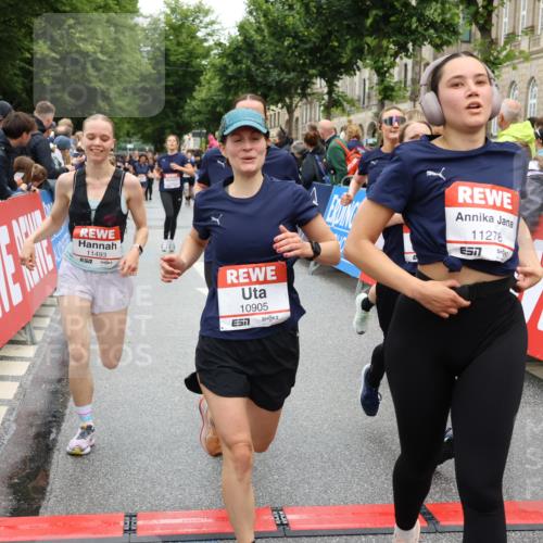 14.06.2026 - REWE Women's Run Strokosch-Dieckow http://msf.ph/oto/9776386 14.06.2026 10:00:53 Ziel 10030, 10042, 10043, 10101, 10198, 10210, 10433, 10454, 10709, 10905, 11205, 11229, 11278, 11324, 11422, 11493 meine-sportfotos.de