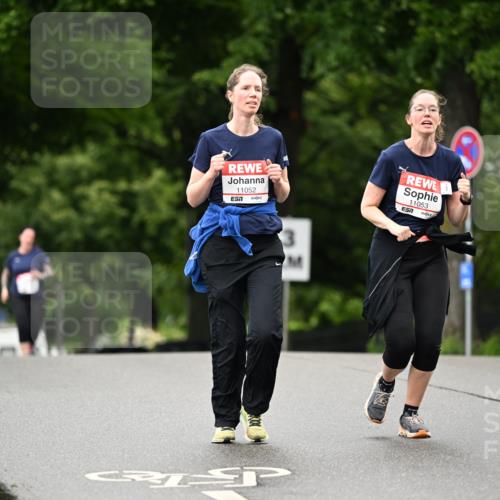14.06.2026 - REWE Women's Run Dr. Thomas Lammeyer http://msf.ph/oto/9776393 14.06.2026 10:01:48 Laufen 11052, 7, 11053 meine-sportfotos.de
