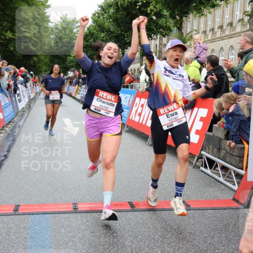 14.06.2026 - REWE Women's Run Strokosch-Dieckow http://msf.ph/oto/9776483 14.06.2026 09:56:50 Ziel 10156, 10399, 10438, 10465, 10547, 10781, 10782, 11007, 11283, 11415, 11516 meine-sportfotos.de
