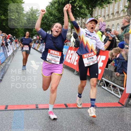 14.06.2026 - REWE Women's Run Strokosch-Dieckow http://msf.ph/oto/9776512 14.06.2026 09:56:50 Ziel 10156, 10399, 10438, 10465, 10547, 10781, 10782, 11007, 11283, 11415, 11516 meine-sportfotos.de