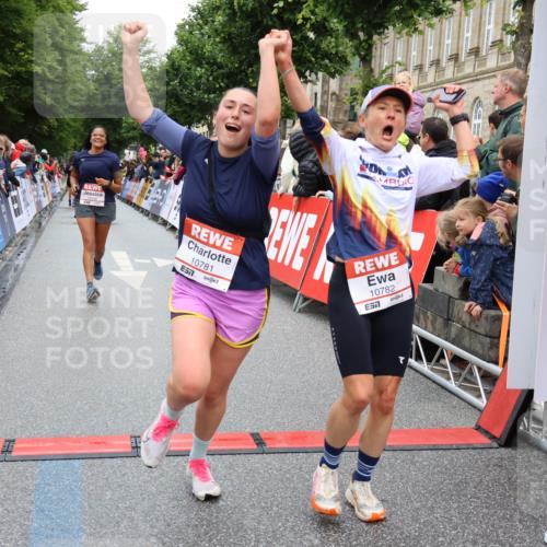 14.06.2026 - REWE Women's Run Strokosch-Dieckow http://msf.ph/oto/9776573 14.06.2026 09:56:50 Ziel 10156, 10399, 10438, 10465, 10547, 10781, 10782, 11007, 11283, 11415, 11516 meine-sportfotos.de
