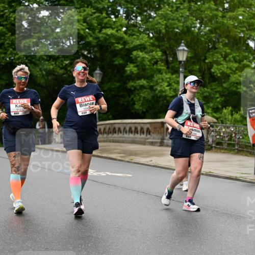 14.06.2026 - REWE Women's Run Dr. Thomas Lammeyer http://msf.ph/oto/9776581 14.06.2026 10:03:31 Laufen 3, 11232, 1048, 7, 230 meine-sportfotos.de