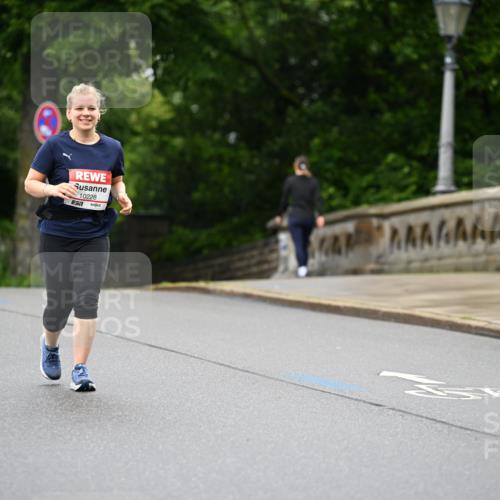 14.06.2026 - REWE Women's Run Dr. Thomas Lammeyer http://msf.ph/oto/9776777 14.06.2026 10:05:46 Laufen 3, 7, 10228 meine-sportfotos.de