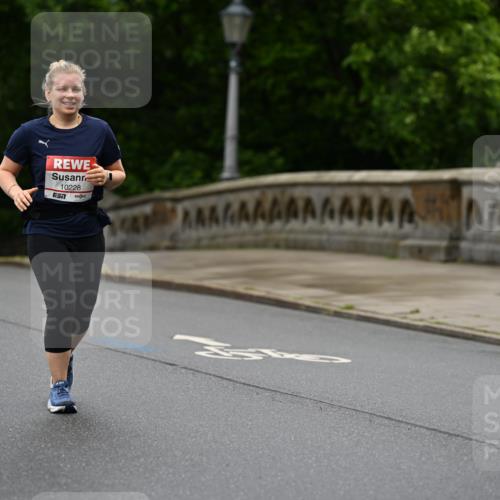 14.06.2026 - REWE Women's Run Dr. Thomas Lammeyer http://msf.ph/oto/9776796 14.06.2026 10:05:48 Laufen 10228, 7 meine-sportfotos.de