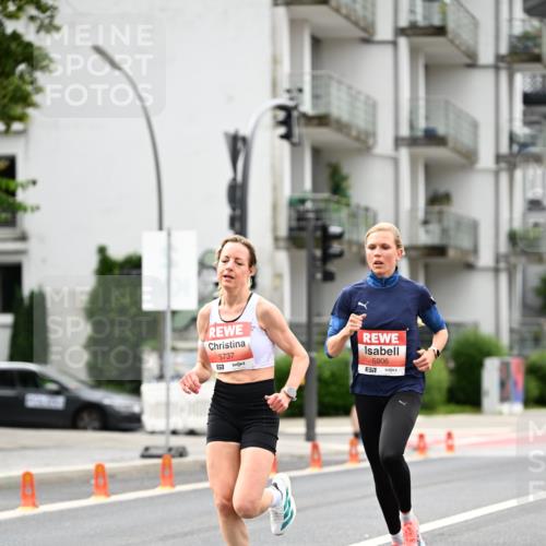14.06.2026 - REWE Women's Run Dr. Thomas Lammeyer http://msf.ph/oto/9776885 14.06.2026 10:38:45 Laufen 5737, 657, 5906, 7 meine-sportfotos.de