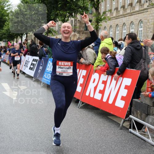 14.06.2026 - REWE Women's Run Strokosch-Dieckow http://msf.ph/oto/9777079 14.06.2026 10:01:00 Ziel 10101, 10162, 10188, 10198, 10454, 10637, 10805, 10905, 11205, 11278, 11324, 11422, 11483, 11493 meine-sportfotos.de