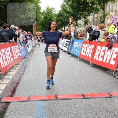 14.06.2026 - REWE Women's Run Strokosch-Dieckow http://msf.ph/oto/9777096 14.06.2026 09:56:51 Ziel 10156, 10399, 10438, 10465, 10547, 10781, 10782, 11007, 11283, 11415, 11516 meine-sportfotos.de