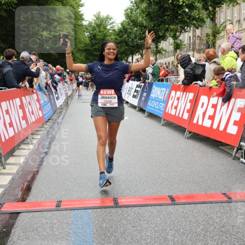 14.06.2026 - REWE Women's Run Strokosch-Dieckow http://msf.ph/oto/9777118 14.06.2026 09:56:51 Ziel 10156, 10399, 10438, 10465, 10547, 10781, 10782, 11007, 11283, 11415, 11516 meine-sportfotos.de