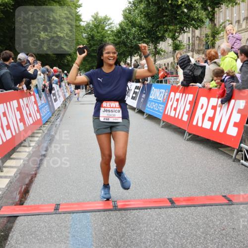 14.06.2026 - REWE Women's Run Strokosch-Dieckow http://msf.ph/oto/9777177 14.06.2026 09:56:51 Ziel 10156, 10399, 10438, 10465, 10547, 10781, 10782, 11007, 11283, 11415, 11516 meine-sportfotos.de