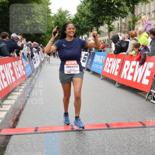 14.06.2026 - REWE Women's Run Strokosch-Dieckow http://msf.ph/oto/9777200 14.06.2026 09:56:51 Ziel 10156, 10399, 10438, 10465, 10547, 10781, 10782, 11007, 11283, 11415, 11516 meine-sportfotos.de