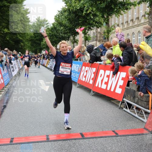 14.06.2026 - REWE Women's Run Strokosch-Dieckow http://msf.ph/oto/9777242 14.06.2026 09:56:54 Ziel 10156, 10399, 10438, 10465, 10781, 10782, 11007, 11283, 11312 meine-sportfotos.de