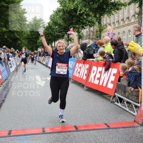 14.06.2026 - REWE Women's Run Strokosch-Dieckow http://msf.ph/oto/9777264 14.06.2026 09:56:54 Ziel 10156, 10399, 10438, 10465, 10781, 10782, 11007, 11283, 11312 meine-sportfotos.de