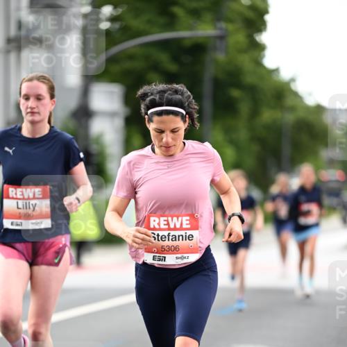 14.06.2026 - REWE Women's Run Dr. Thomas Lammeyer http://msf.ph/oto/9777289 14.06.2026 10:40:16 Laufen 5990, 5306, 7 meine-sportfotos.de