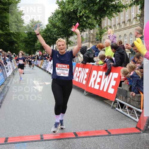 14.06.2026 - REWE Women's Run Strokosch-Dieckow http://msf.ph/oto/9777302 14.06.2026 09:56:54 Ziel 10156, 10399, 10438, 10465, 10781, 10782, 11007, 11283, 11312 meine-sportfotos.de