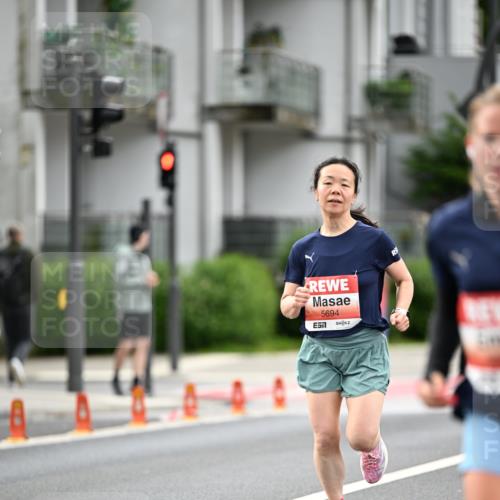14.06.2026 - REWE Women's Run Dr. Thomas Lammeyer http://msf.ph/oto/9777314 14.06.2026 10:40:21 Laufen 40, 5694 meine-sportfotos.de