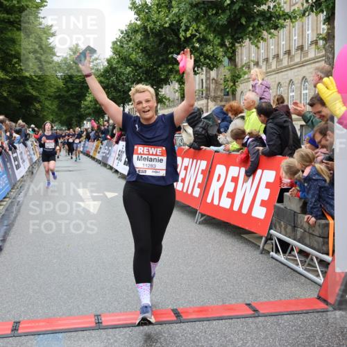 14.06.2026 - REWE Women's Run Strokosch-Dieckow http://msf.ph/oto/9777319 14.06.2026 09:56:54 Ziel 10156, 10399, 10438, 10465, 10781, 10782, 11007, 11283, 11312 meine-sportfotos.de
