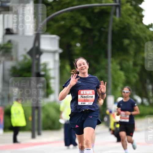 14.06.2026 - REWE Women's Run Dr. Thomas Lammeyer http://msf.ph/oto/9777442 14.06.2026 10:40:53 Laufen 5702 meine-sportfotos.de