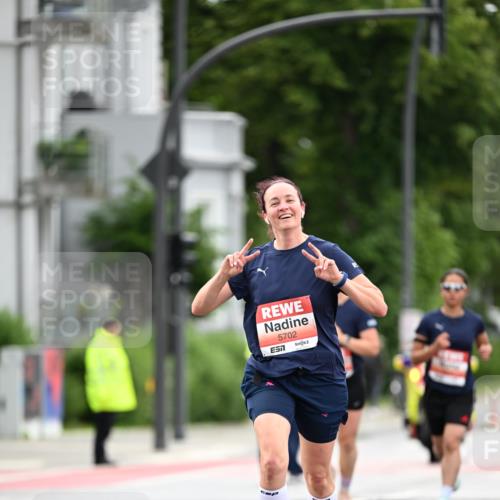 14.06.2026 - REWE Women's Run Dr. Thomas Lammeyer http://msf.ph/oto/9777445 14.06.2026 10:40:53 Laufen 5702, 7 meine-sportfotos.de
